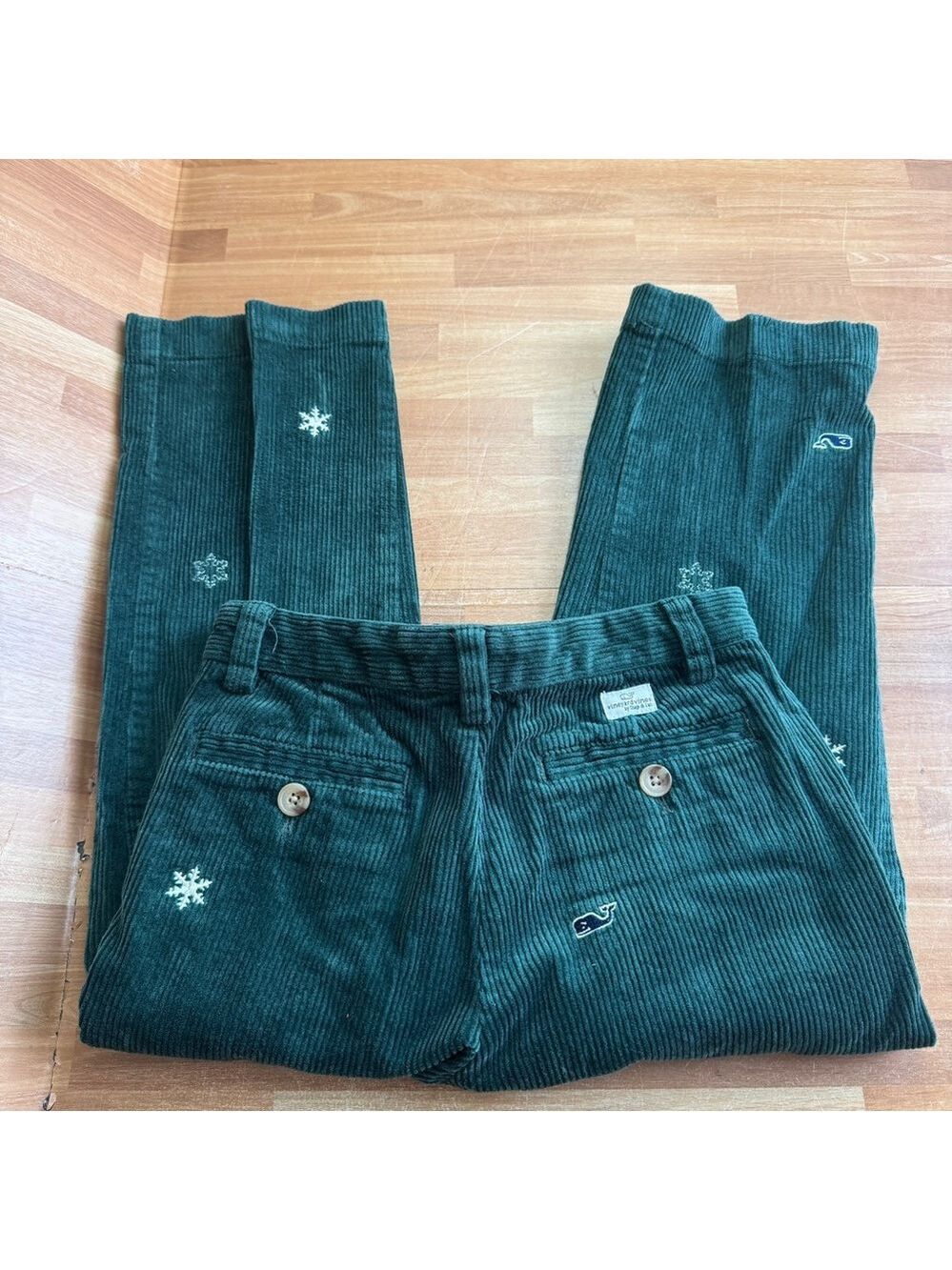Vineyard Vines boys' green corduroy pants snowflake/whale embroidery. Size 5